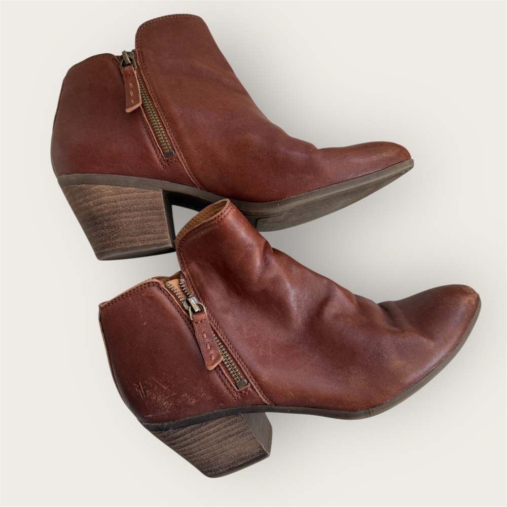 Frye Judith brown leather ankle heeled bootie side zippers size 10